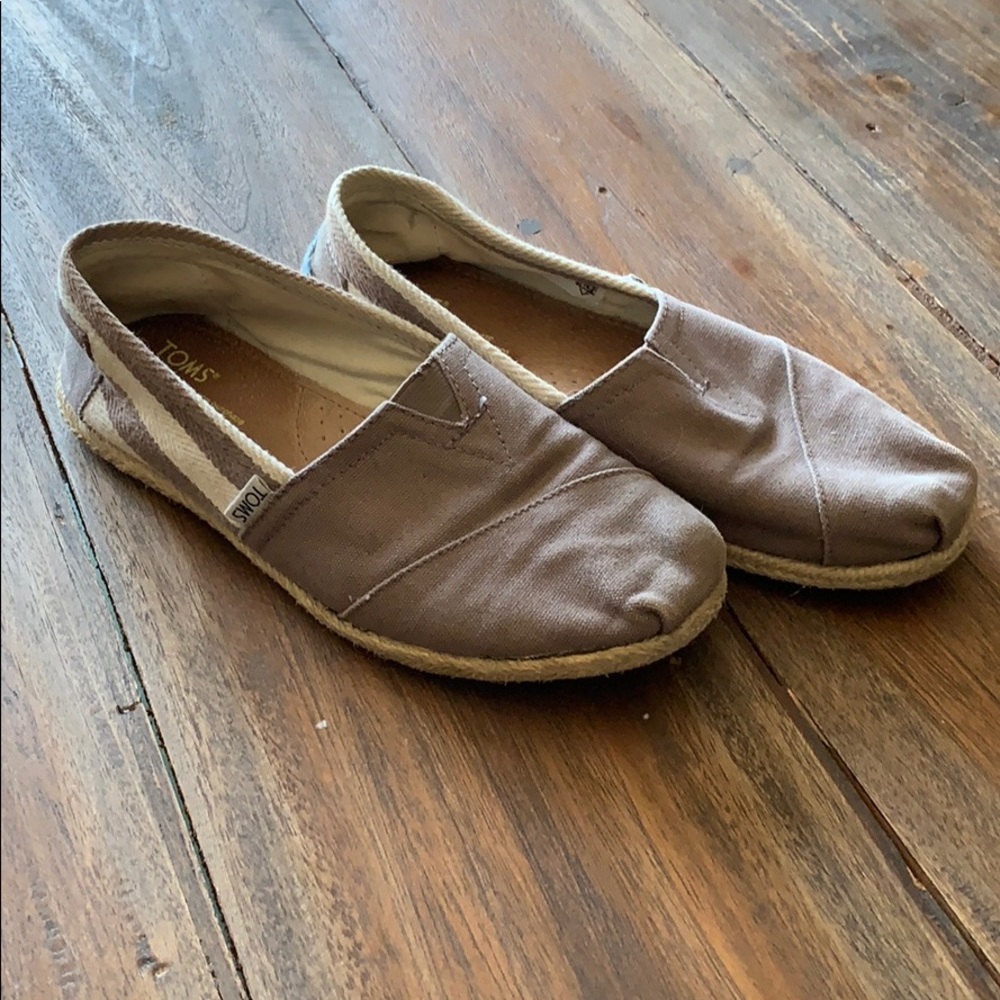 Toms